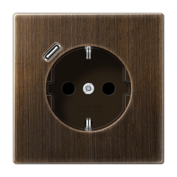 Jung LS ME 1520-18 C AT Wandcontactdoos en USB-laadcontactdoos type C Messing antiek gelakt 