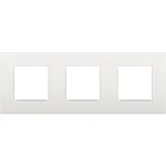 Niko 120-76700 Drievoudige afdekplaat met 71 mm centerafstand Intense white